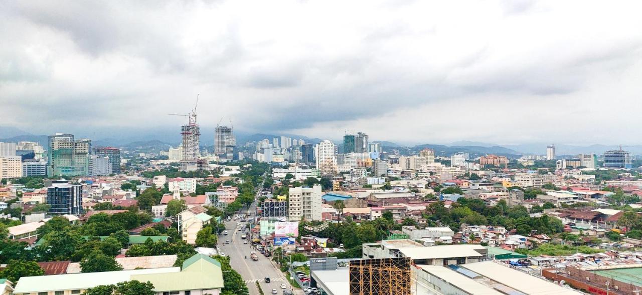 Sunvida Tower Stays Across Sm City Cebu Extérieur photo